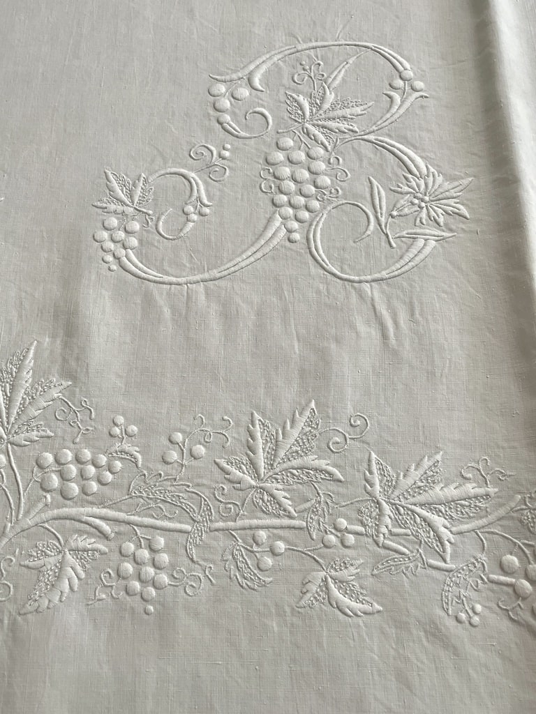 ANCIEN DRAP DE milieu en lin et coton blanc brodé monogrammé et jours EUR 25,00 - FR