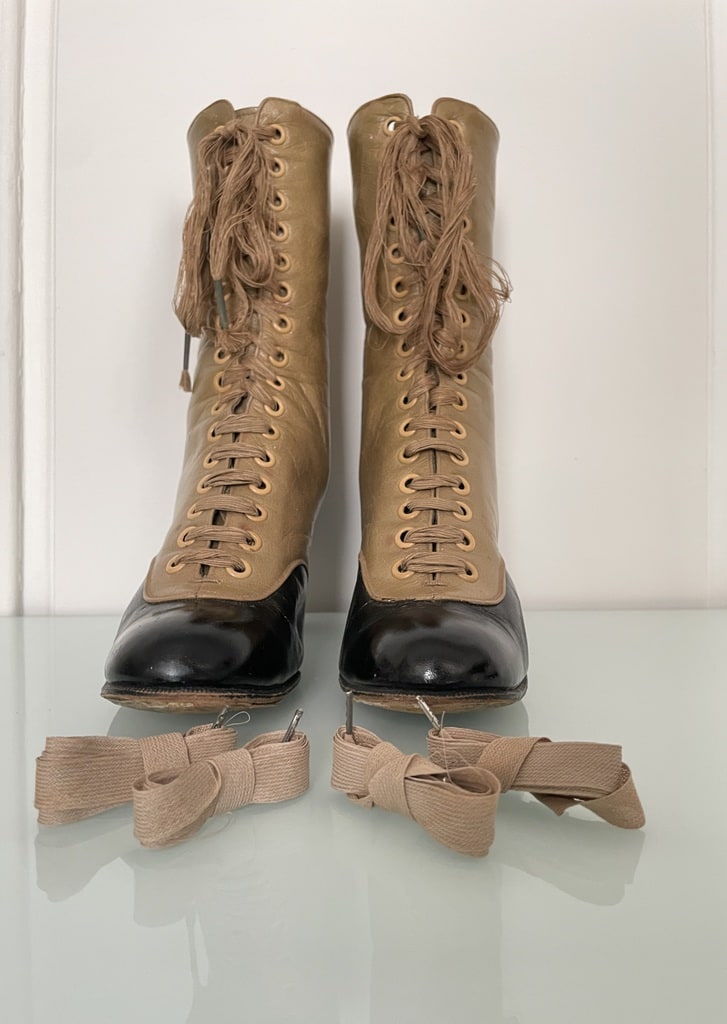 chaussure-souliers-bottines-collection-mode-ancienne-antiquite-brocante-costume-epoque-1900-femme-dame