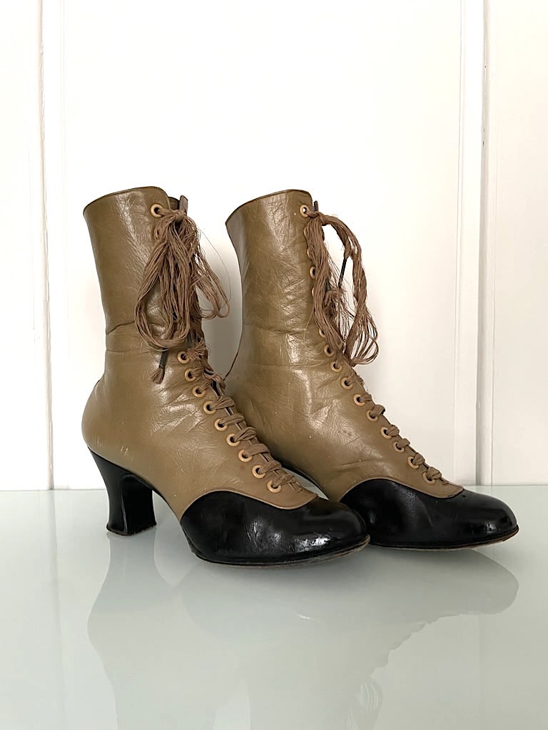 souliers chaussures bottines ancienne 1900 19eme mode femme belle epoque talon bobine collection antiquite brocante