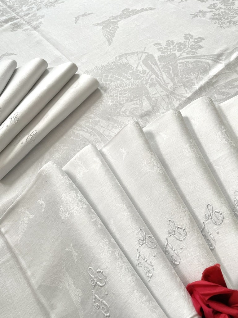 linge-ancien-nappe-serviettes-art-de-la-table-veneur-venerie-chasse-a-courre-tradition-française-antiquite-brocante