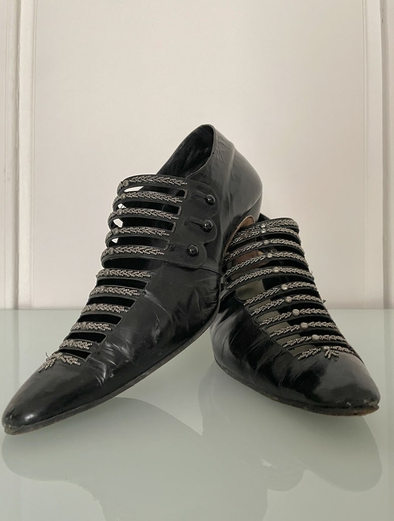 souliers bal dame mode 1880 1890 1900 19eme perles cuir noir chaussures escarpins talons antiquite