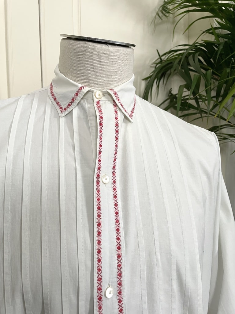 chemise-de-nuit-homme-percale-blanche-broderie-rouge-liquette-brocante-chi-vintage-mode-masculine-1900