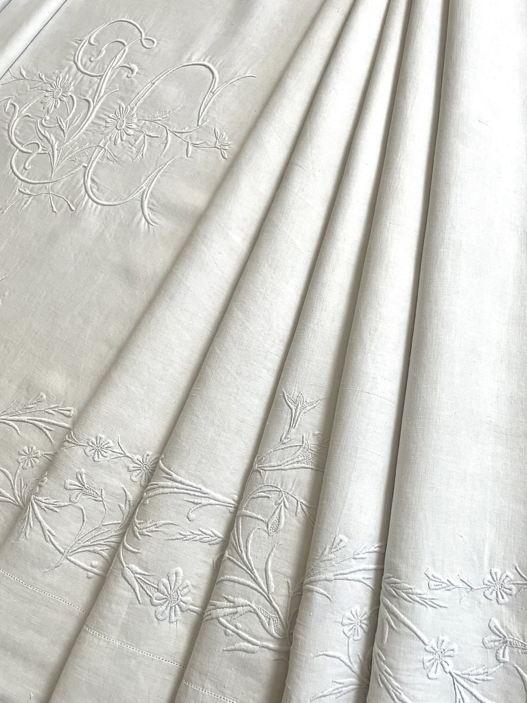linge-ancien-drap-en-lin-brode-main-monogramme-fleur-guirlande-fleurie-linge-de-lit-pur-fil-antiquite-brocante