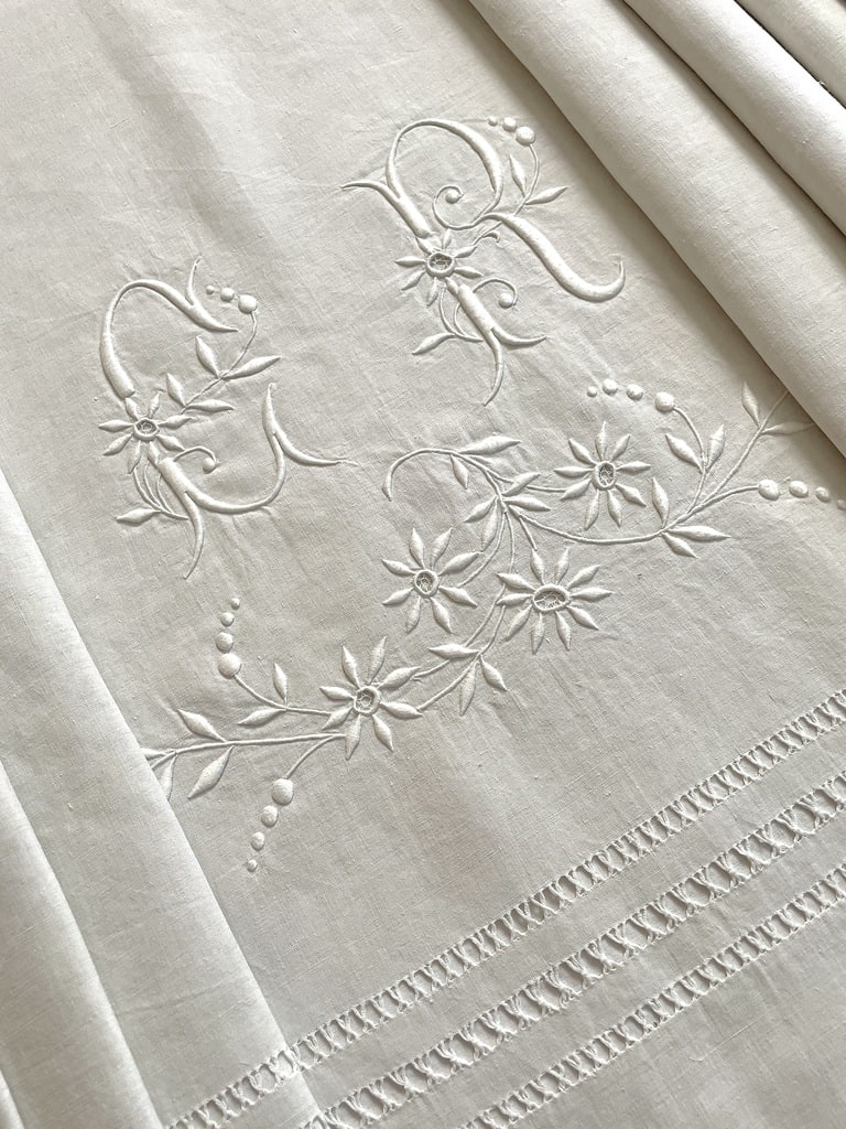 linge-de-lit-ancien-parure-drap-lin-fin-monogramme-initiales-cr-brode-main-dentelle-jours-venise-antiquite-brocante