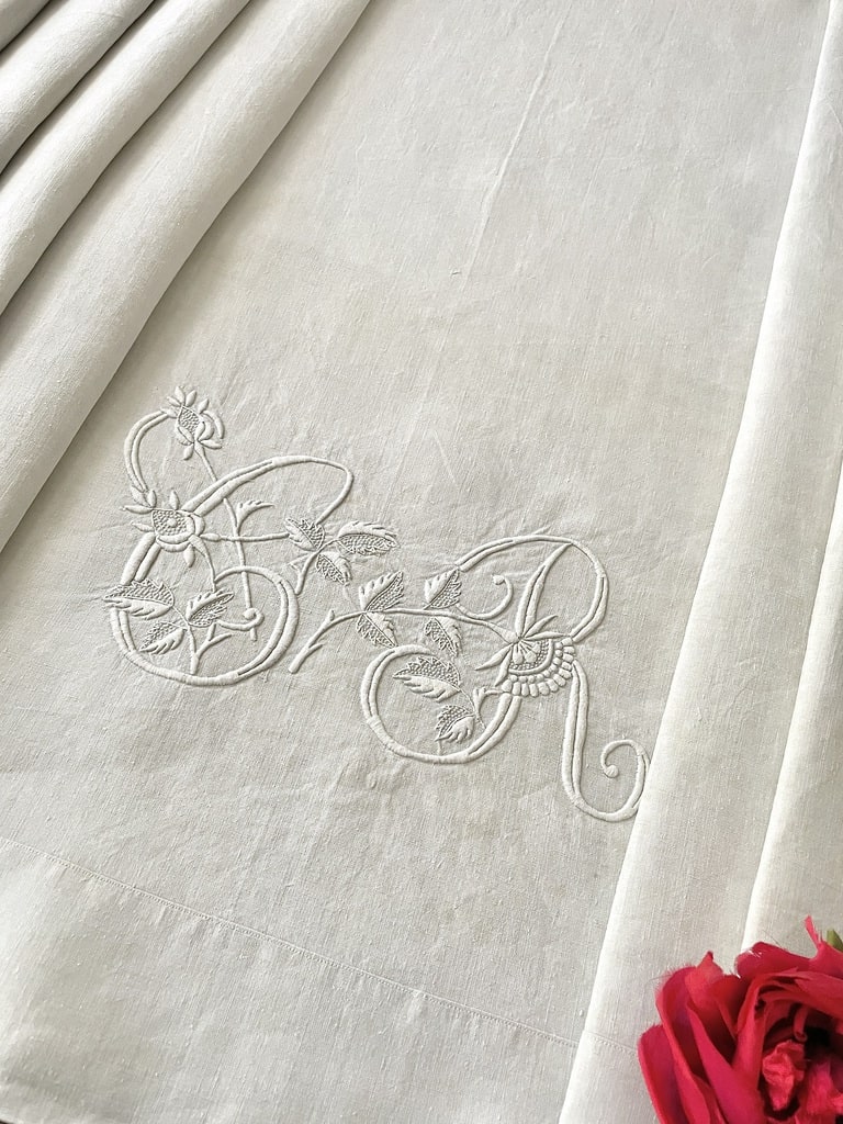 drap-ancien-en-lin-monogramme-broderie-blanche-fruit-passion-mariage-trousseau-epoque-second-emprire-1880-1890-1900-antiquite-brocante