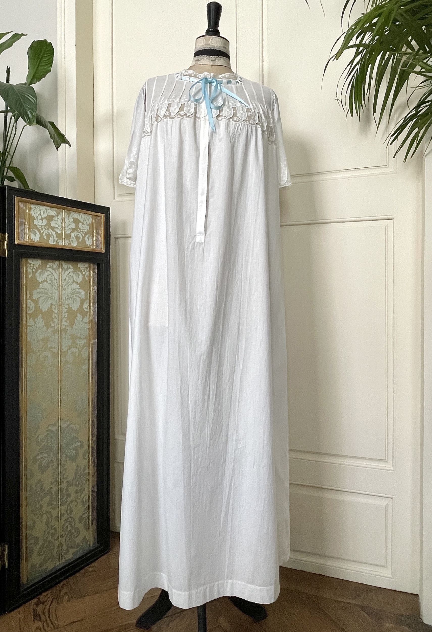 mode-ancienne-femme-1880-1890-1900-costume-vetement-vintage-coton-batiste-ruban-dentelle-broderie-blanche-brocante-shabby-chic