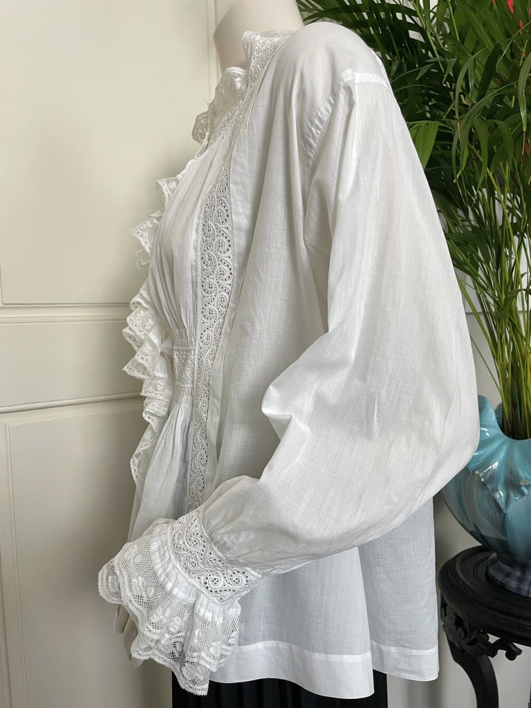 mode-ancienne-femme-chemisier-jour-nuit-dentelle-valenciennes-guipure-matinée-liseuse-froufrou-antiquite-brocante-vintage