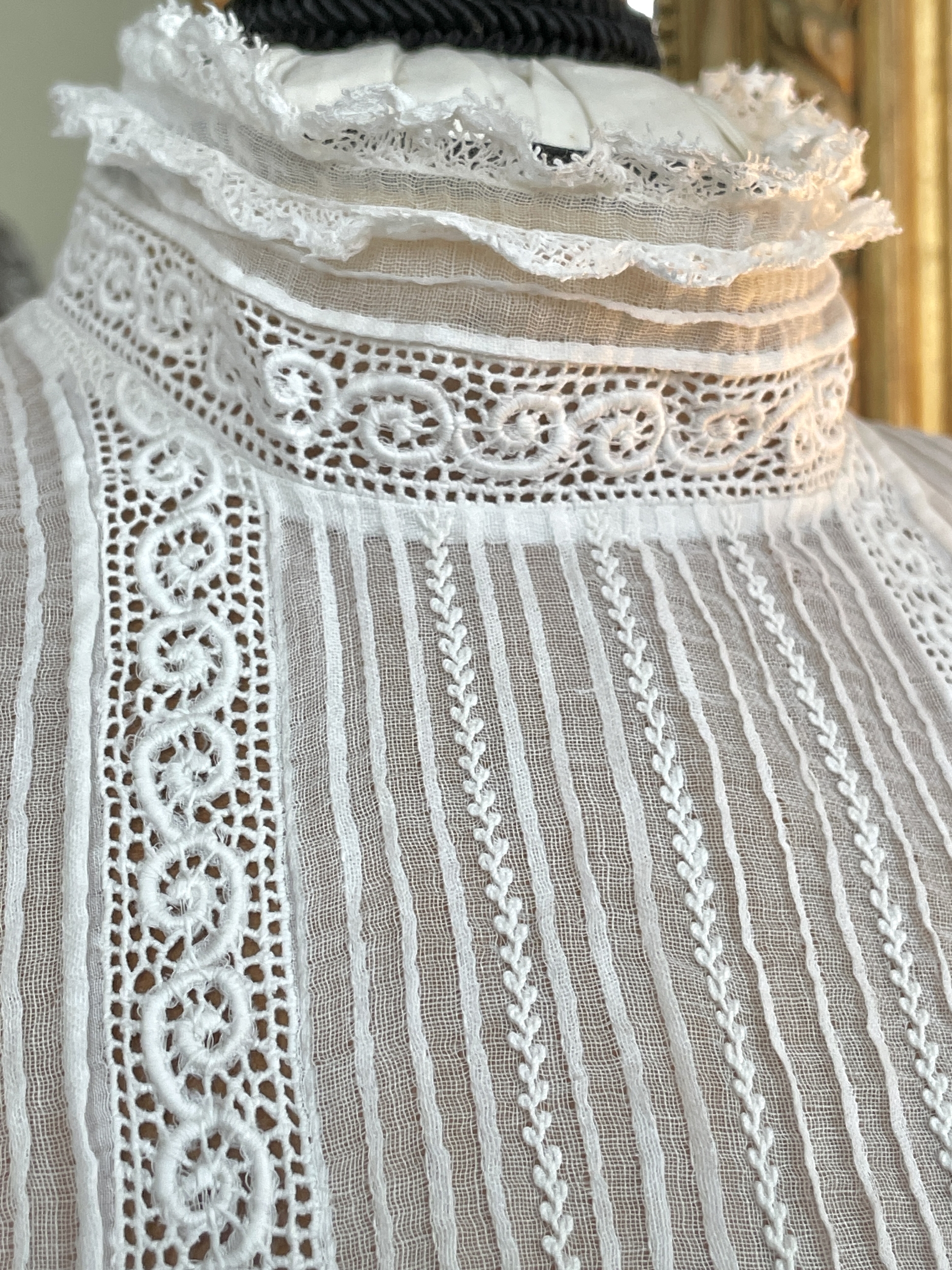 corsage-ancien-femme-mode-epoque-19eme-linge-de-corps-mode-chic-antiquite-brocante