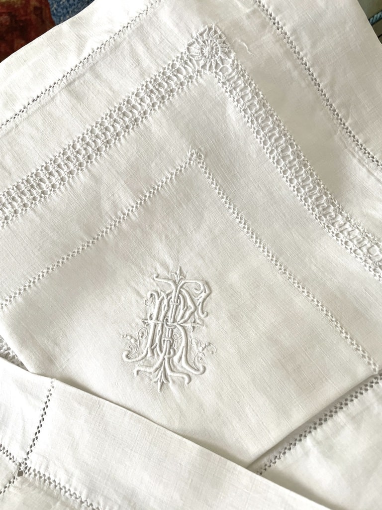 taies-d-oreiller-ancienne-pur-fil-de-lin-monogramme-rt-antiquite-brocante-linge-ancien-decoration-lit-chambre