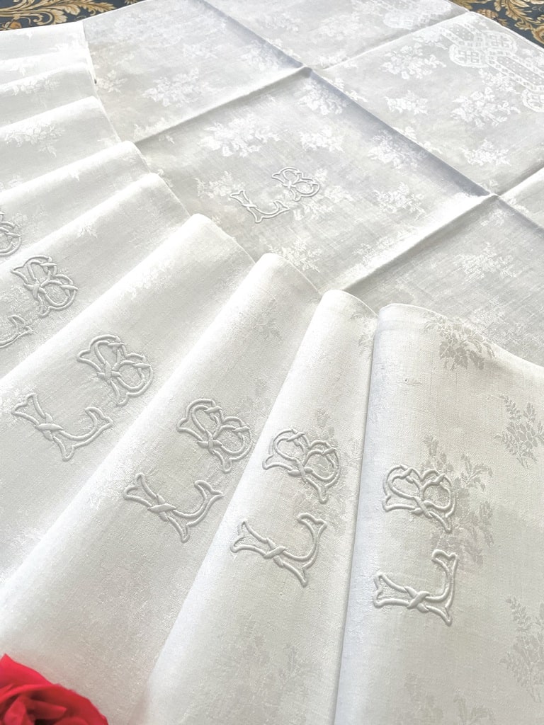 linge-ancien-brode-main-serviettes-de-table-lin-damasse-monogramme-lr-plumetis-diner-repas-de-fete-ceremonie-antiquite-brocante-vintage-vente-achat
