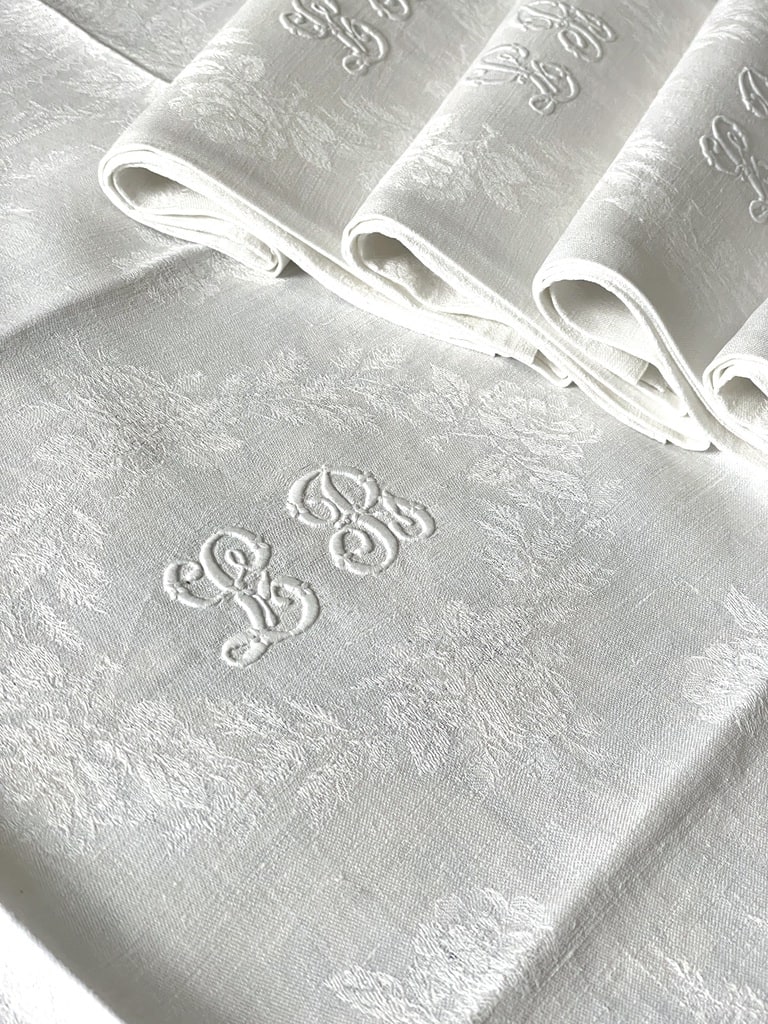 Linge ancien : 10 serviettes à thé en damassé