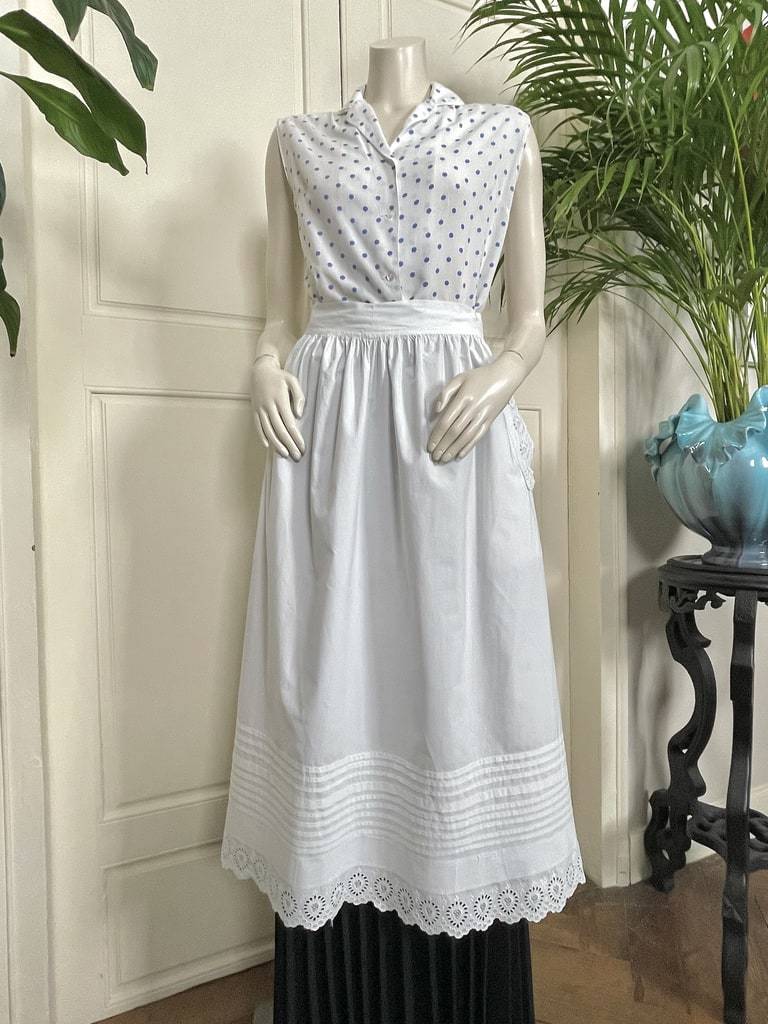 tablier-ancien-brode-main-percale-coton-broderie-anglaise-soubrette-servante-bonne-femme-chambre-linge-d-office-antiquite-brocante