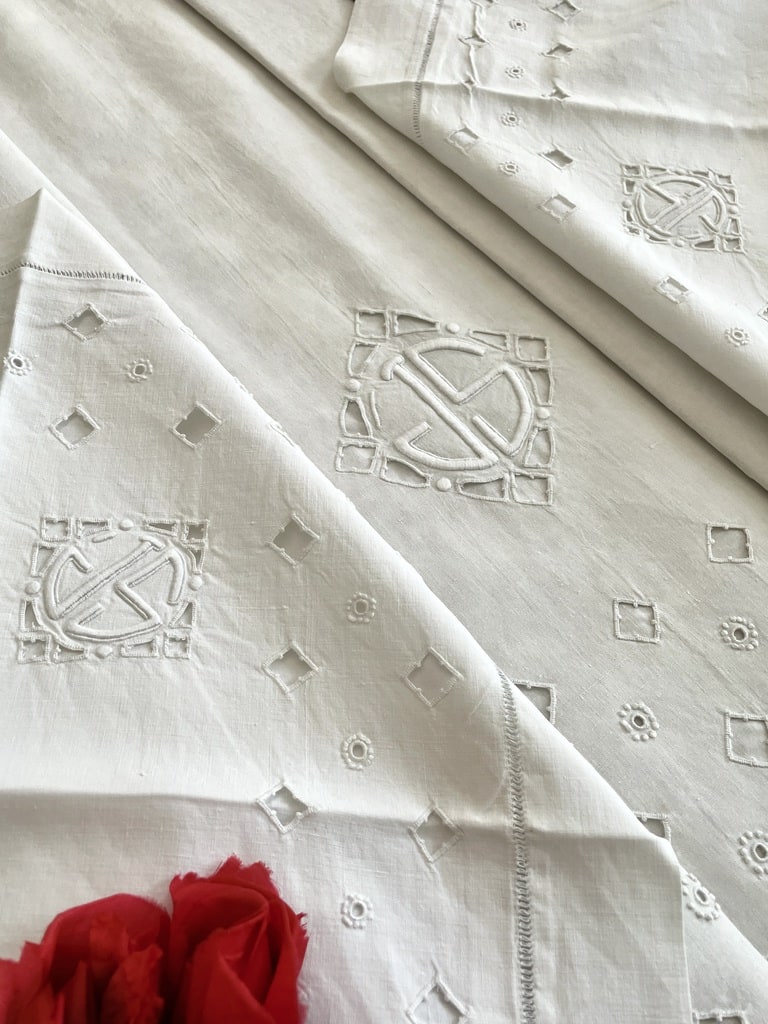 dap-ancien-linge-de-lit-en-lin-brode-main-parure-taies-broderie-blanche-fait-main-jours-venise-plumetis-cordonnet-antiquite-brocante