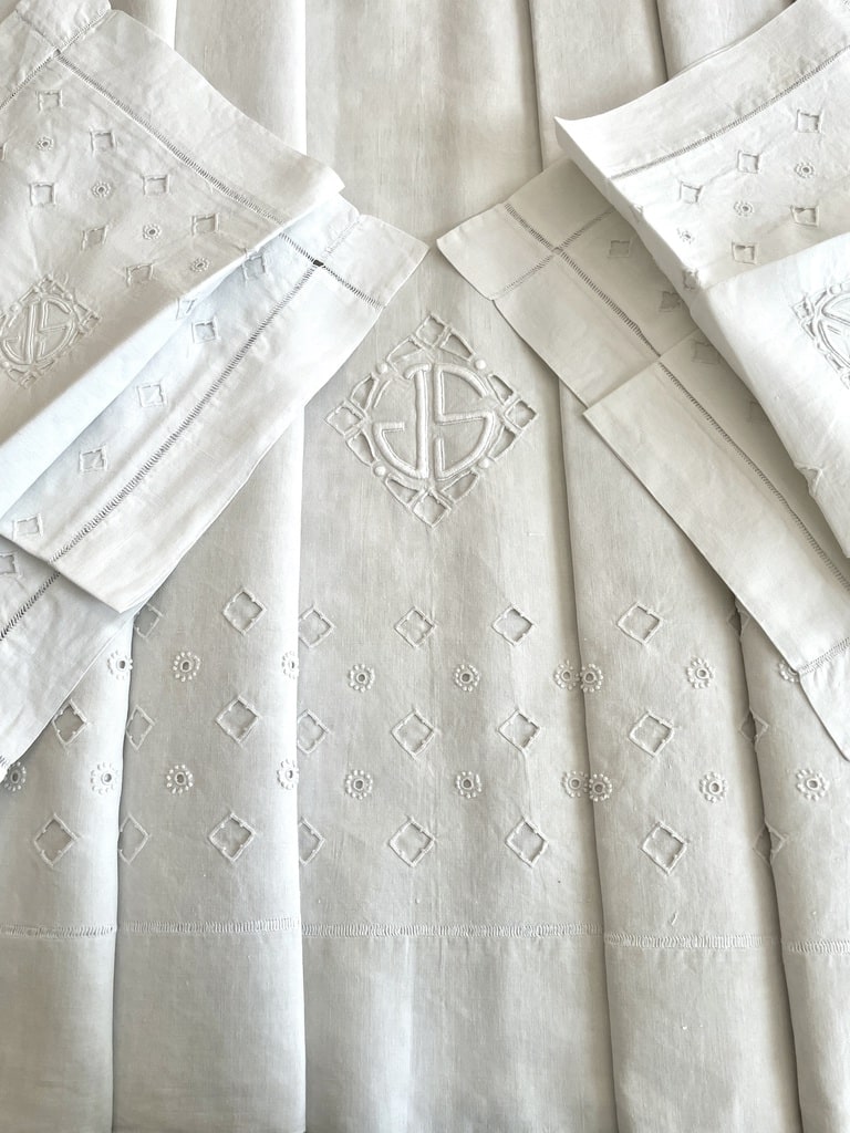 drap-ancien-taies-ancienne-linge-de-lit-antiquite-brocante-chic-shabby-fait-main-lin-pur-fil-jours-broderie-blanche