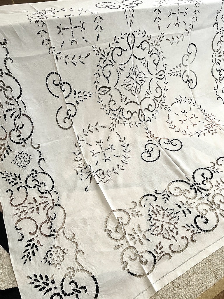 dessus-de-lit-ancien-linge-de-maison-broderie-richelieu-renaissance-colbert-jours-fait-main-broderie-blanche-lin-fil-antiquite-brocante