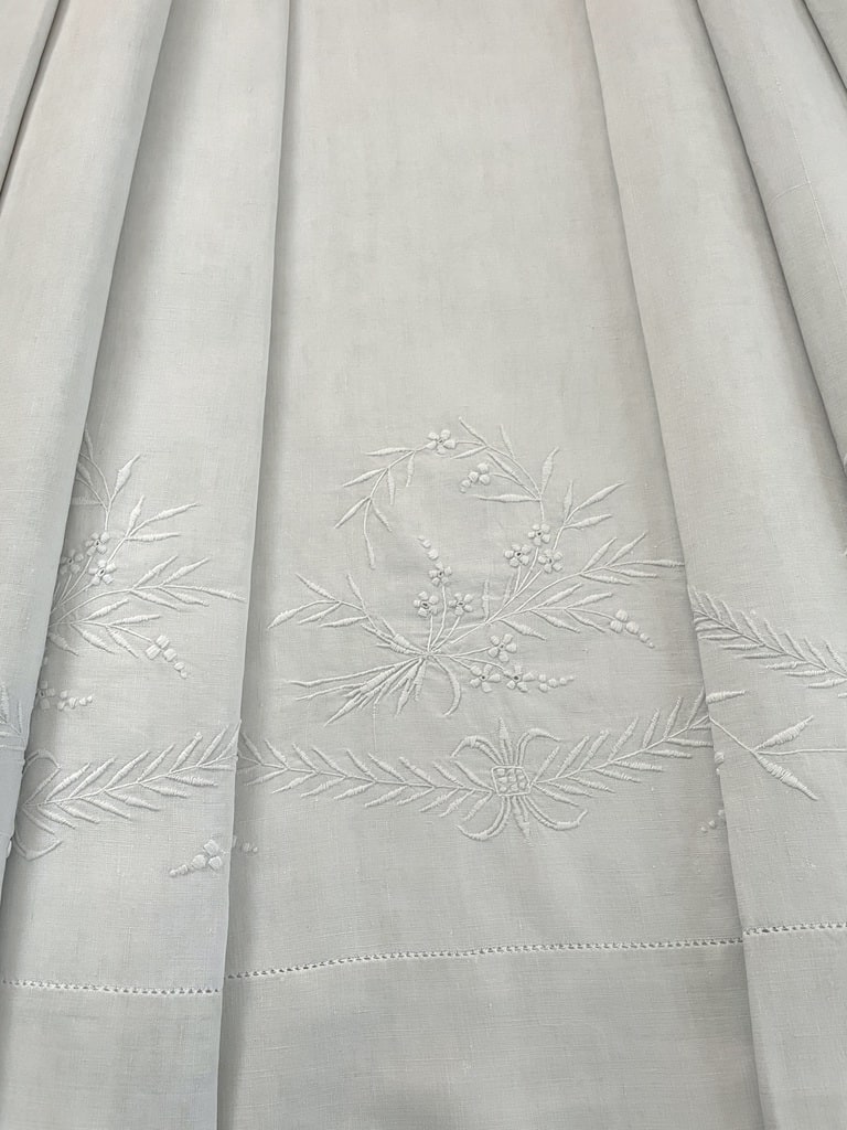 drap-ancie-brode-main-lin-linge-de-lit-epoque-19eme-napoleon-empire-louis-philippe-charles-x-antiquite-brocante