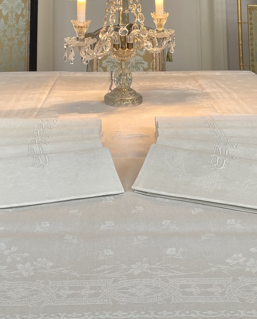 service-de-table-lin-damasse-serviettes-nappe-anciennes-linge-de-maison-repas-fetes-diner-chic-antiquite-brocante-vente-en-ligne