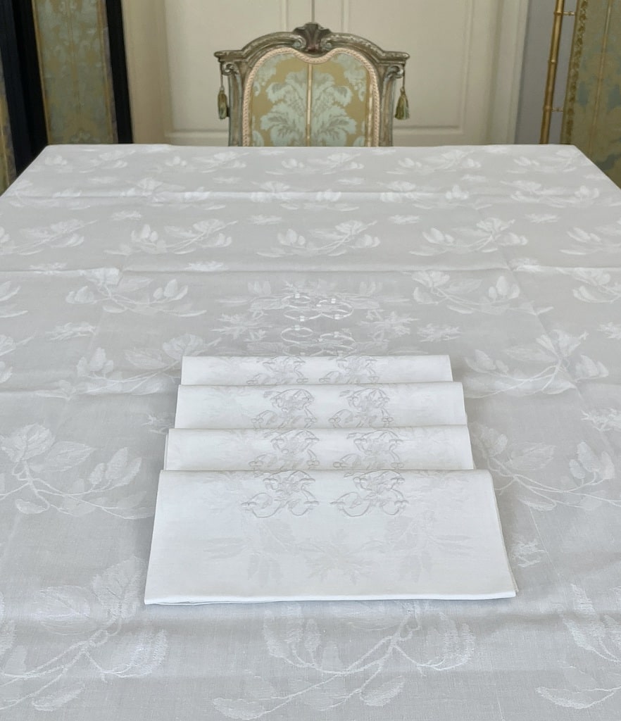 linge-de-table-ancien-nappes-serviettes-napperons-chemin-centre-brode-main-lin-metis-coton-basques-antiquite-brocante