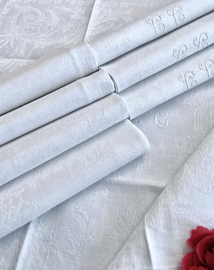 serviettes-de-table-ancienne-linge-ancien-damasse-lin-monogramme-napoleon-empire-19eme-siecle-antiquite-brocante copie