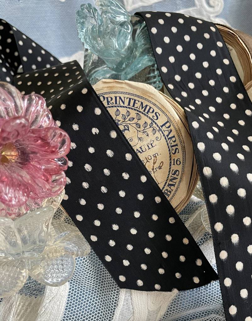 ruban ancien rayonne noir pois blanc 1940 1930 mercerie vintage le bon marche antiquite brocante costumier poupées anciennes
