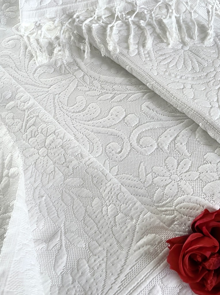 couverture-ancienne-pique-de-coton-blanc-provencal-marseillais-