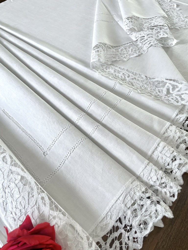 drap-ancien-fil-de-lin-fin-dentelle-renaissance-aux-fuseaux-linge-de-lit-brode-main-antiquite-brocante-vente-en-ligne