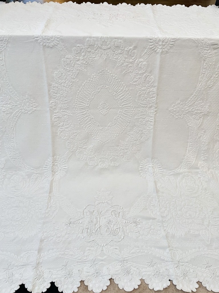 linge-ancien-de-famille-heritage-couverture-ancienne-pique-de-marseille-provence-trousseau-de-mariage-fait-main-coton-gaufre-antiquite-vente-en-ligne
