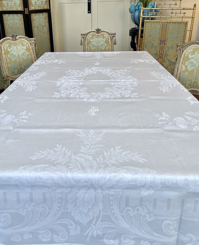 Nappe de table damassée beige Prestige 150x200 cm. Réf. 129 - Linge