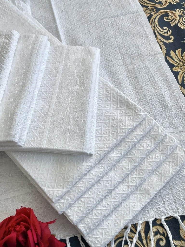 serviettes-de-toilette-mains-visage-linge-ancien-invite-office-bain-brode-main-frange-nouees-nid-d-abeille-pique-coton-antiquite-brocante-vintage