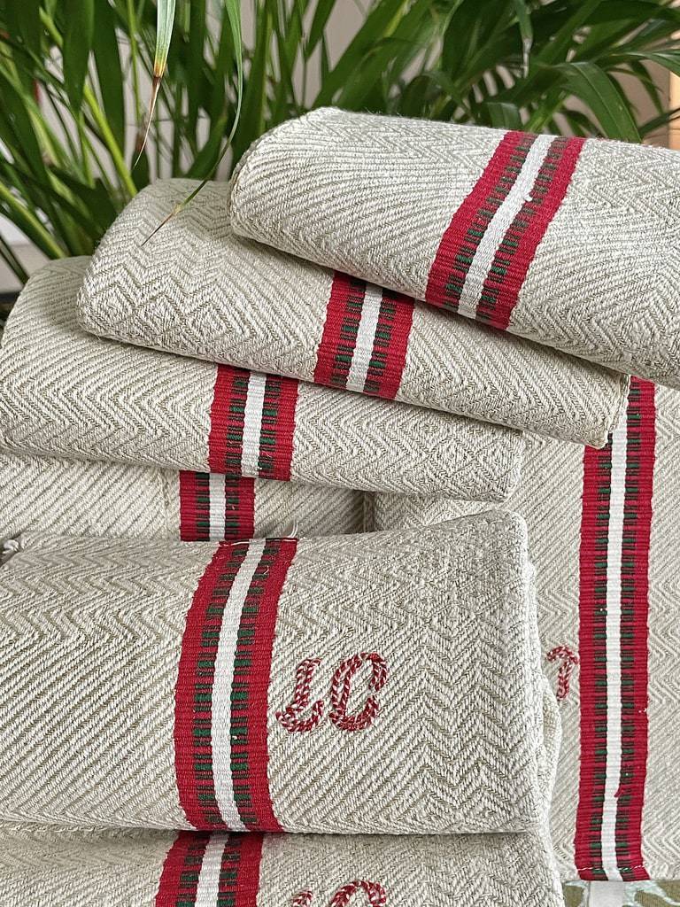 linge-ancien-torchons-basques-initiales-l-c-shabby-chic-brocante-vintage-antiquite-campagne-chateau-maison-hote-liteaux