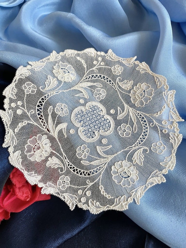 dentelle ancienne alencon argentan aiguille normandie collection 19eme siecle dentelliere