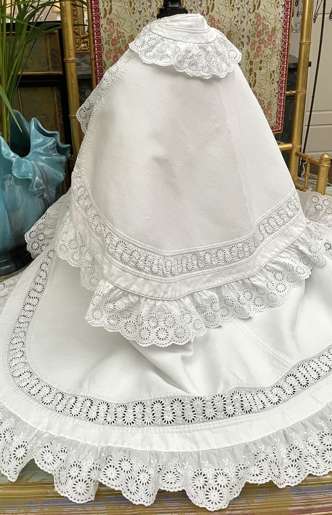 manteau-de-bapteme-ancien-pique-de-coton-et-broderie-blanche-linge-bebe-antiquite-brocante-vente-en-ligne