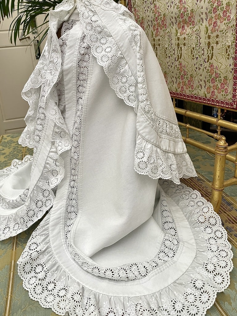 linge-ancien-bapteme-bebe-manteau-cape-pique-de-coton-broderie-anglaise-antiquite-brocante-shabby-19eme