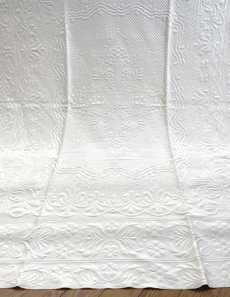 linge-ancien-dessus-de-lit-draps-taies-doreiller-traversin-lin-coton-metis-broderie-blanche-trousseau-19eme-antiquite-brocante-textile-epoque