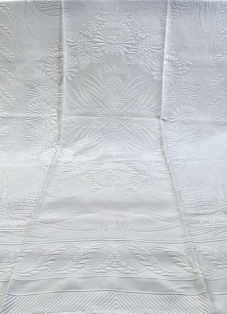 couverture-ancienne-en-pique-de-coton-blanc-ananas-fleurs-provence-marseille-arles-decoration-chambre-literie-napoleon-3-empire-antiquite-brocante-chic