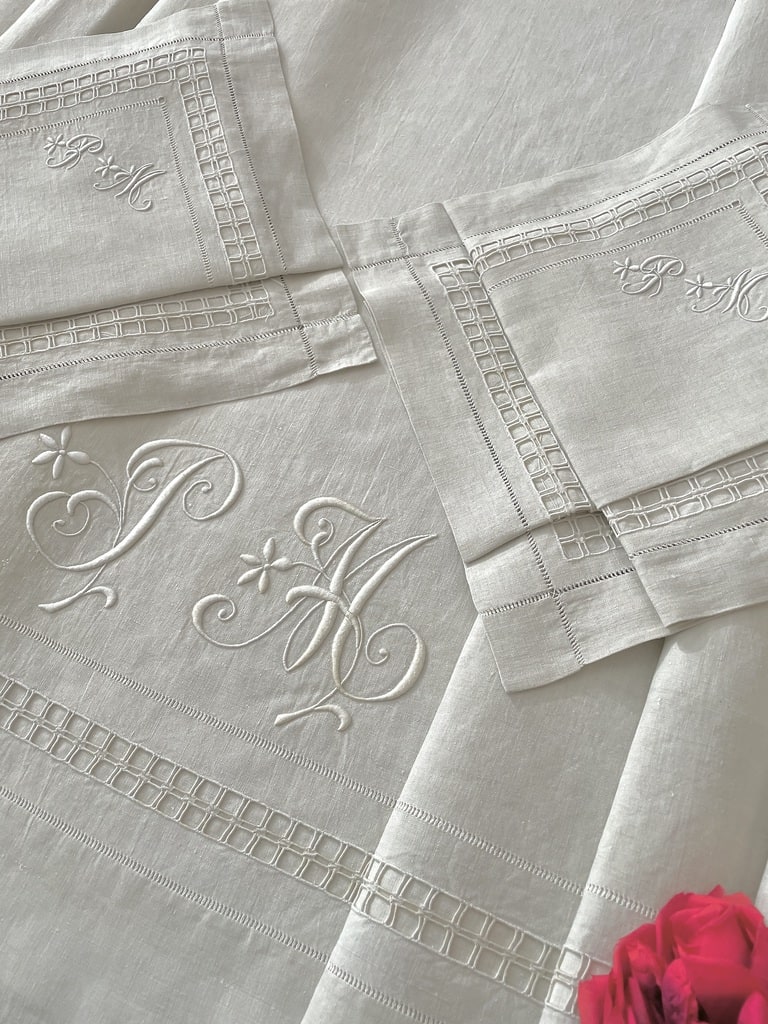 linge-ancien-parure-de-lit-drap-2-taies-oreillers-lin-brodes-main-monogramme-t-m-broderie-blanche-jours-echelle-antiquite-brocante