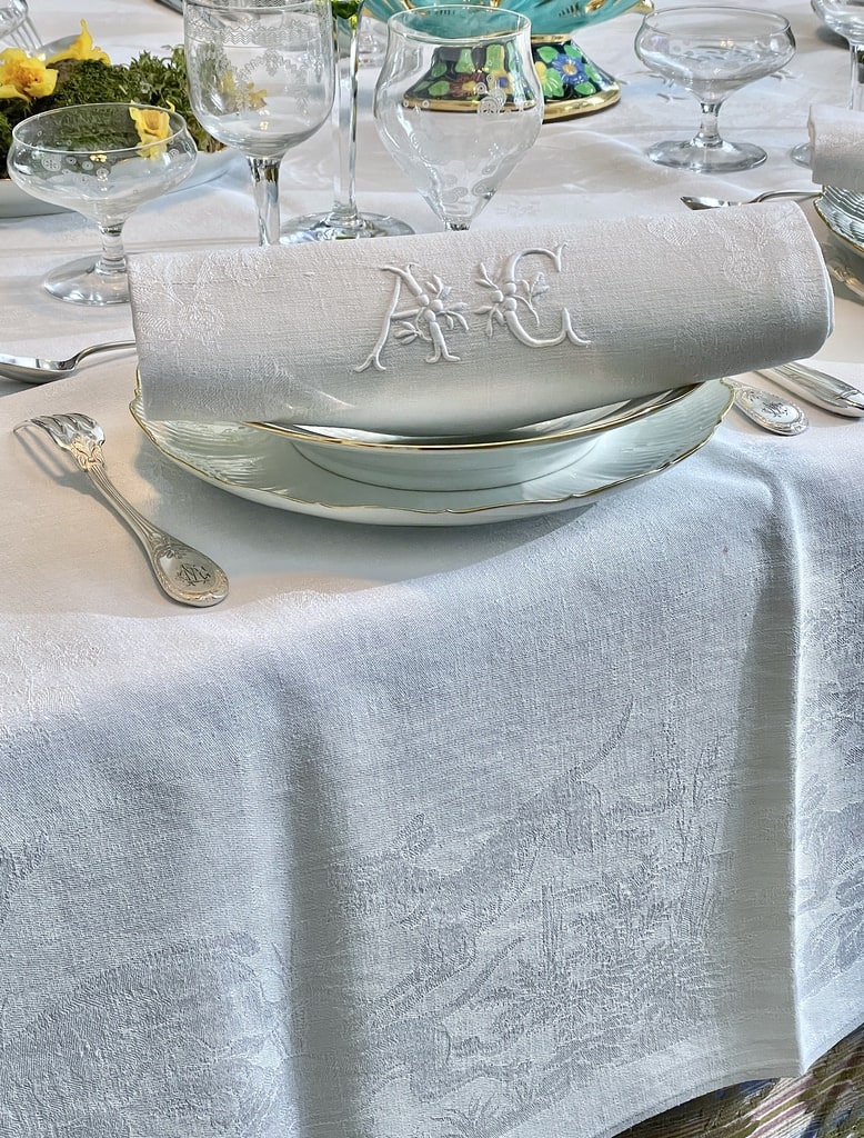 linge ancien service de table decor chasse a courre cerfs gibier brocard chevreuil venerie veneurs antiquite brocante lin damasse