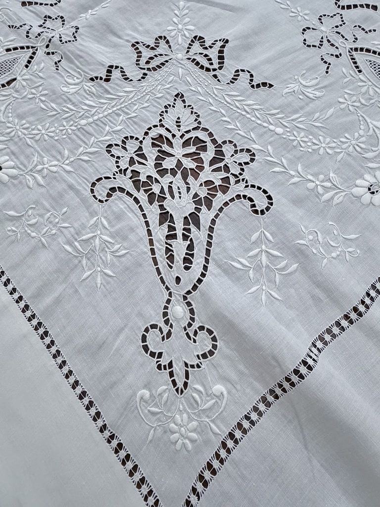 broderie-blanche-drap-fil-lin-richelier-antiquite-linge-ancie