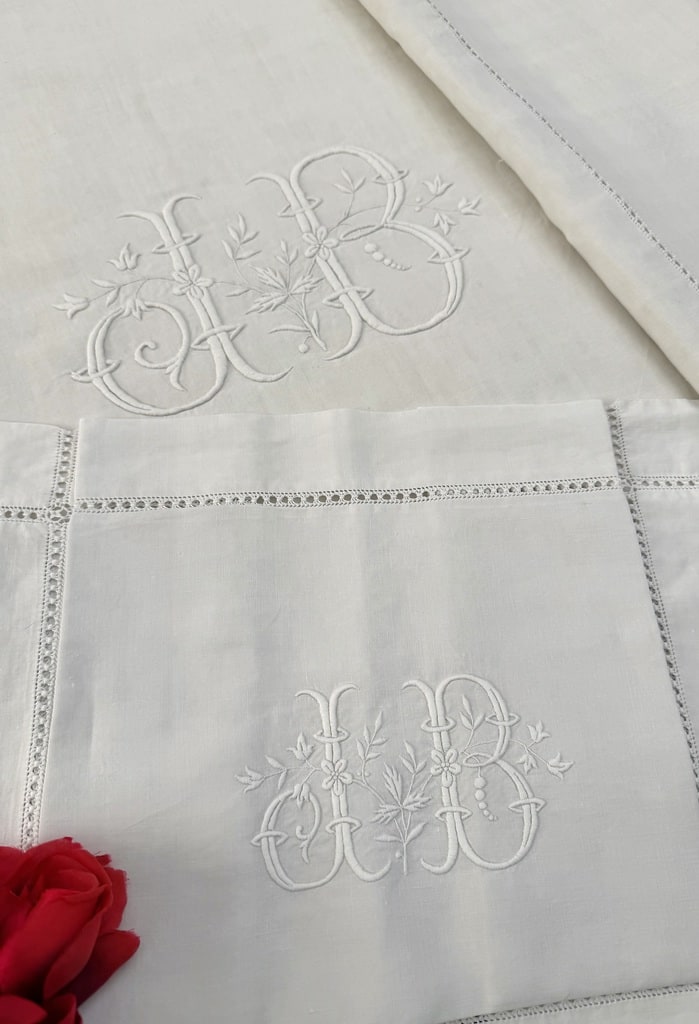 Linge ancien drap taie en lin brode main initiales J-B Antiquités