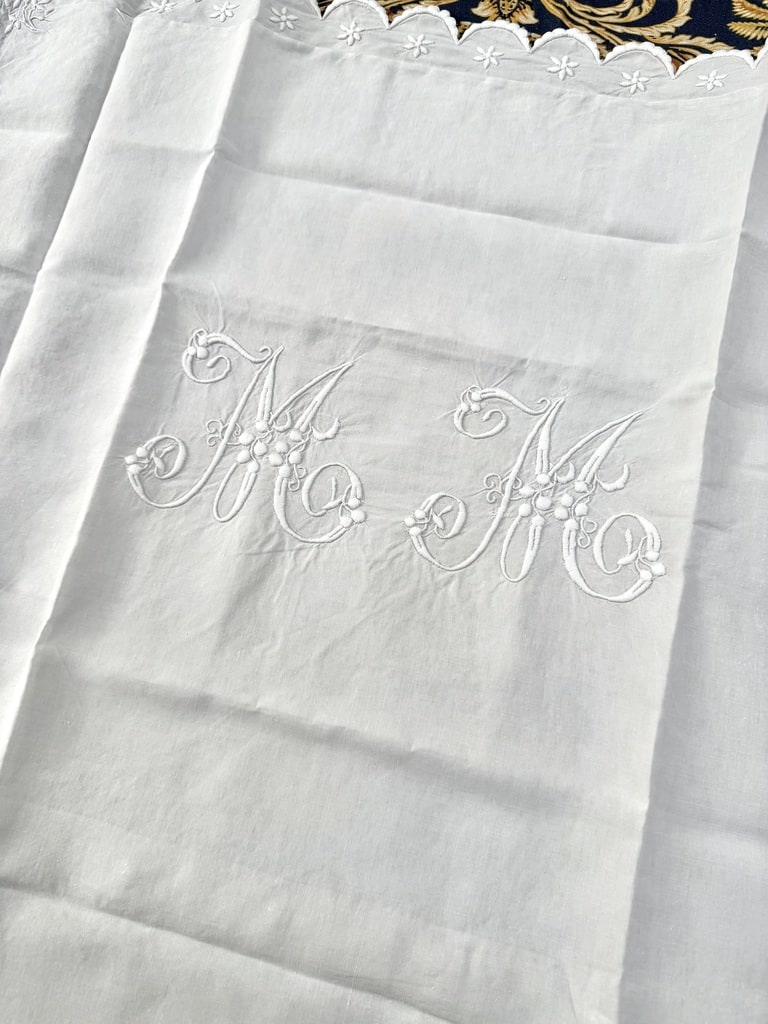 Linge ancien Taies oreiller Draps Couvertures Nappes Serviettes Lin Métis