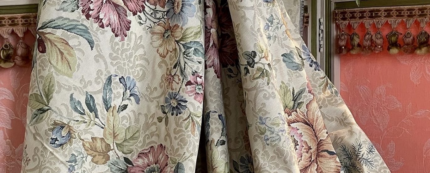 textile ancien ameublement embrasses rideaux portiere tapisserie brocante antiquite