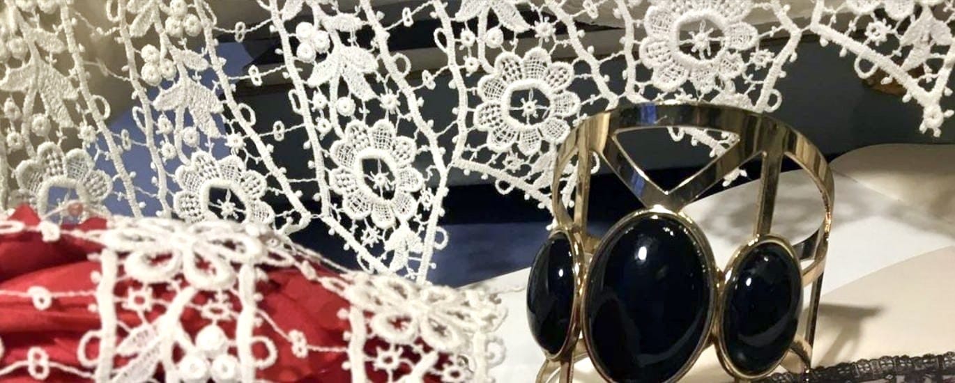 guipure dentelle filet brode broderie sur tulle soie coton lin antiquite brocante