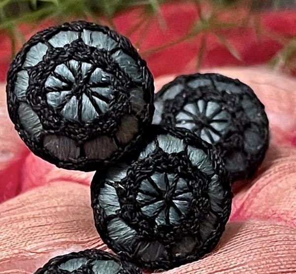 Lots De Boutons Anciens De Mercerie - Style Japonisant - Occasion