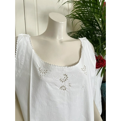 chemise-de-jour-ancienne-liquette-grand-mere-lin-broderie-fait-main-trousseau-1900-19eme-antiquite-brocante