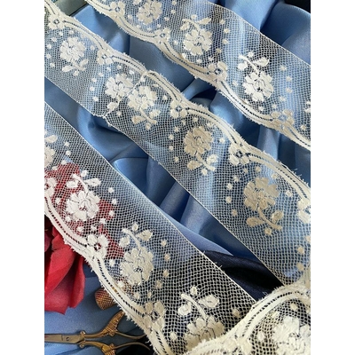 bordure-volant-dentelle-de-valenciennes-fleurs-mailles-carrees-fuseaux-fil-de-lin-mercerie-antiquite-brocante