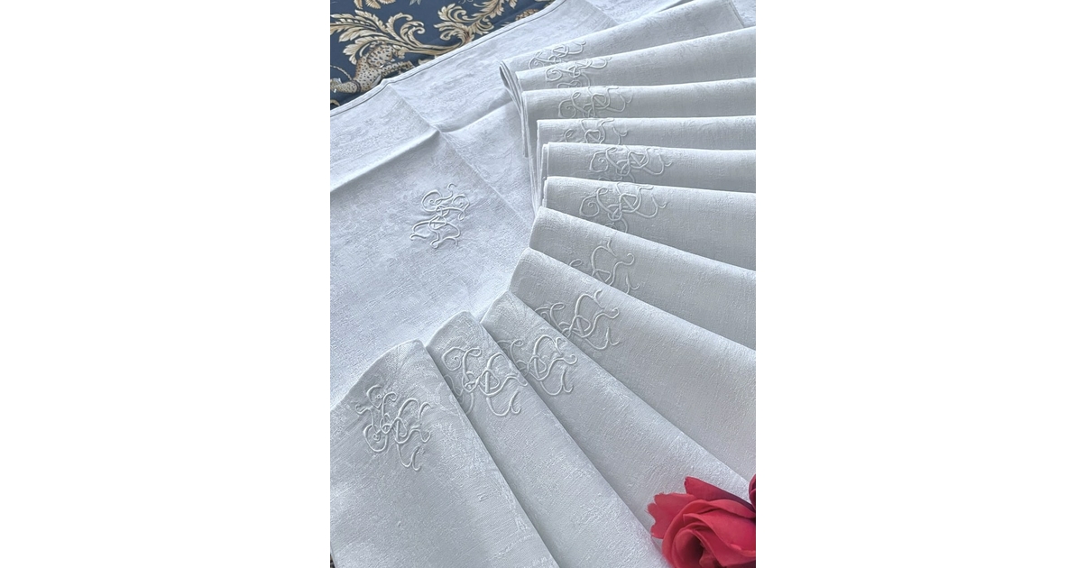 SERVIETTES BRODEES MAIN DENTELLE RENAISSANCE SUR LIN LOT DE