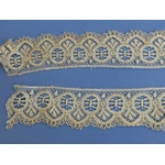 dentelle-ancienne-fuseaux-fait-main-costume-ancien-brodeuse-dentelliere-carre-carreaux