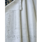 grand-drap-en-fil-broderie-blanche-initiale-jours-venise-echelle-linge-ancien