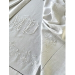 linge-de-maison-anciend-draps-taies-service-de-table-nappe-serviettes-toilettes-couvertures