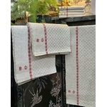 linge-basques-ancien-metis-liteaux-rouges-lin-monogramme-bd